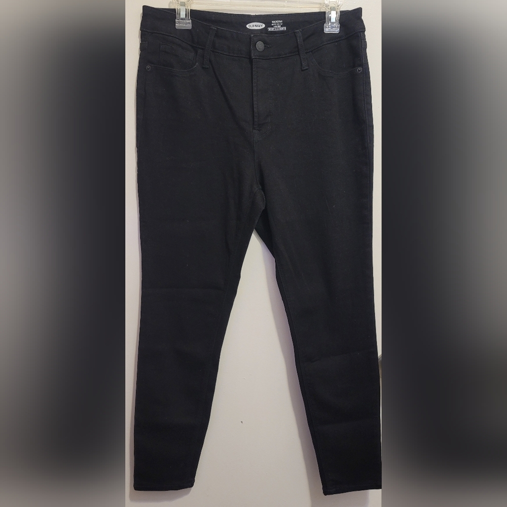 Old Navy Women's Black Rockstar Super Skinny High Rise Size 12 Short